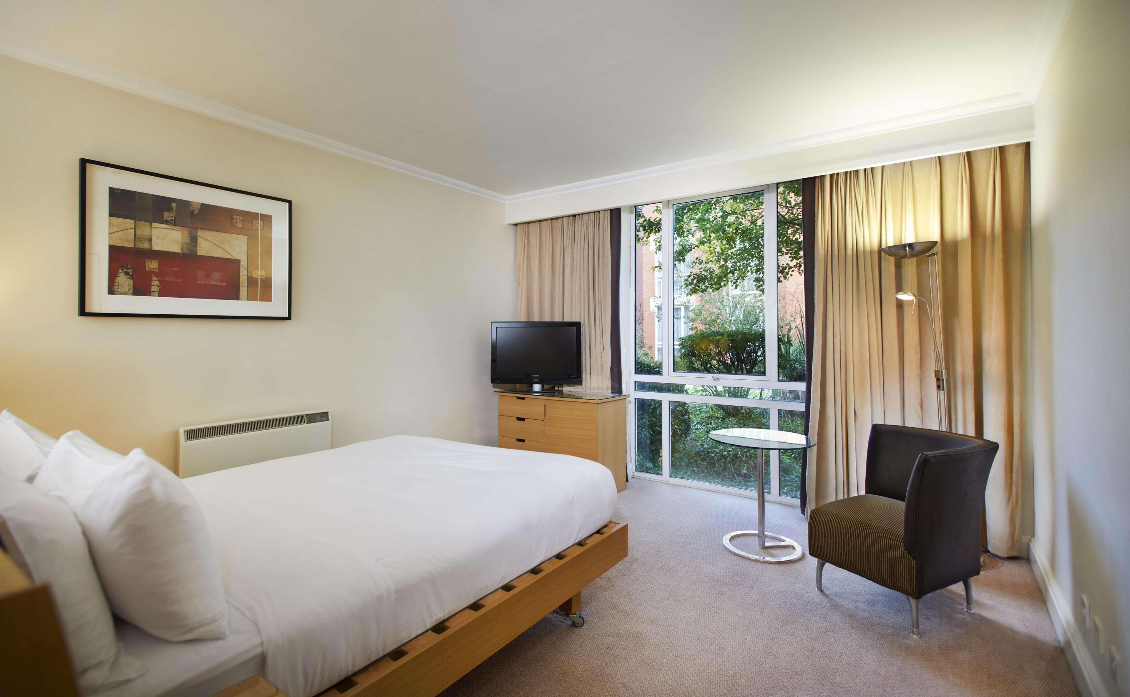 Hilton Northampton Hotel Exterior foto