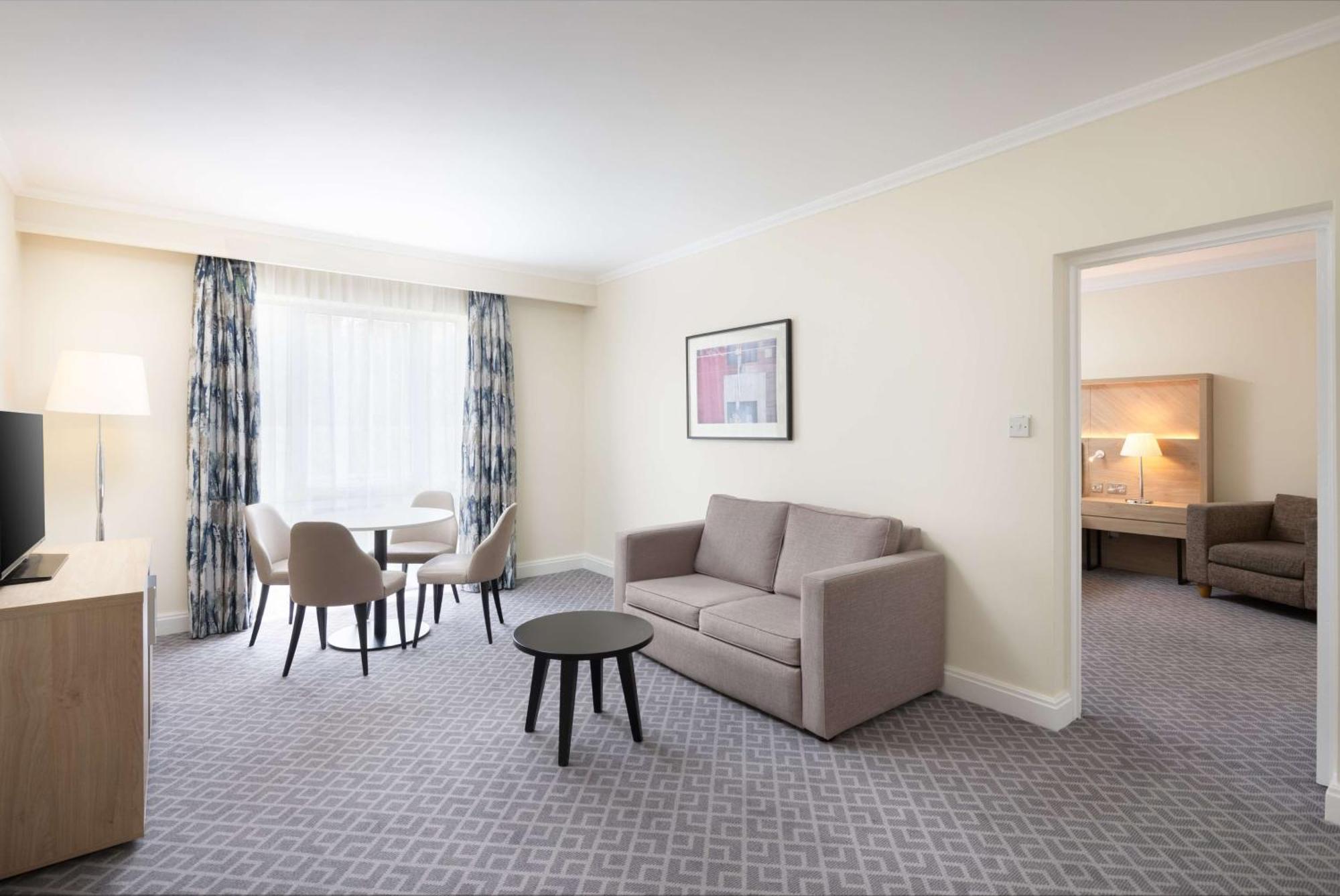 Hilton Northampton Hotel Exterior foto