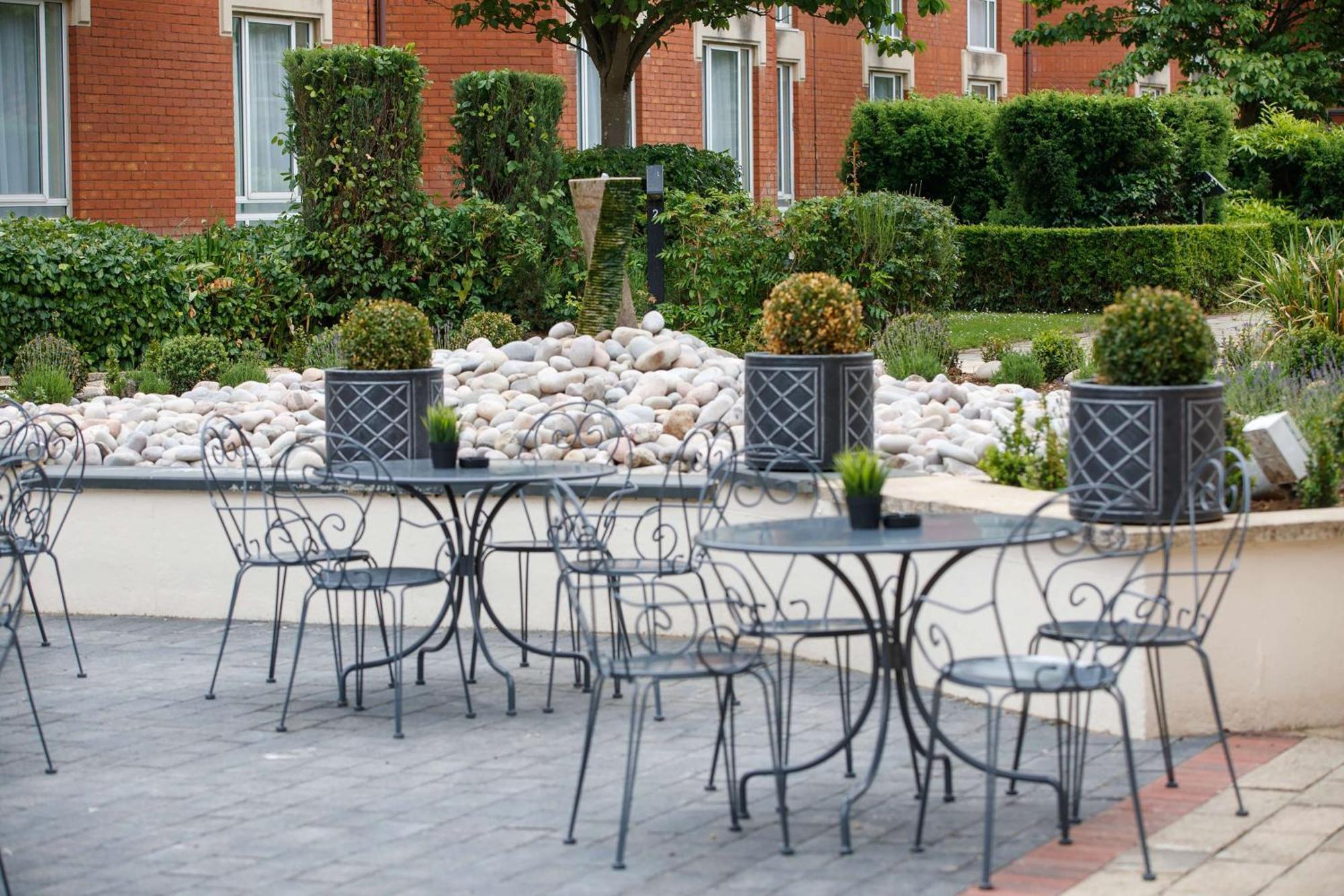 Hilton Northampton Hotel Exterior foto